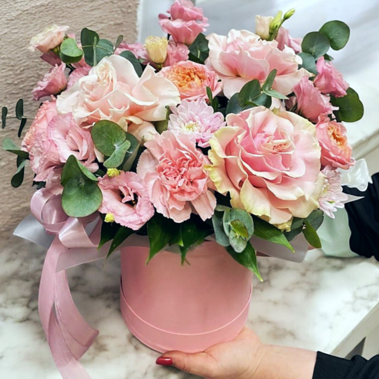 Цветы в коробке "Розовый бархат"