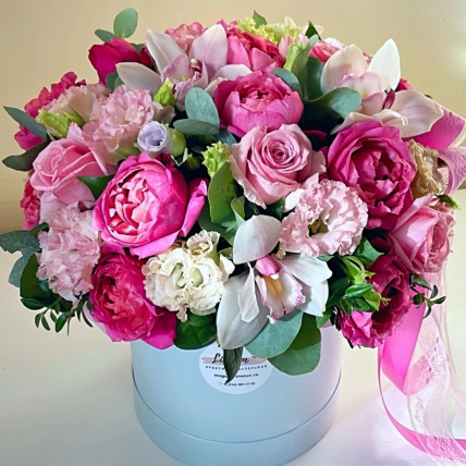 Цветы в коробке "Розовая лагуна"