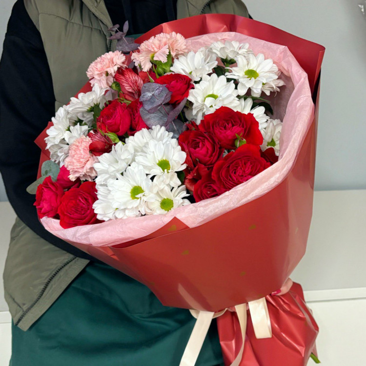 Букет "Шёпот любви" с кустовыми  розами