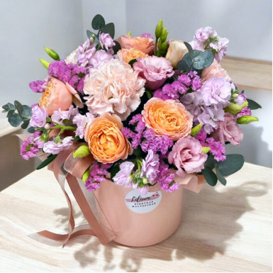 Цветы в коробке c пионовой розой "Ароматная"