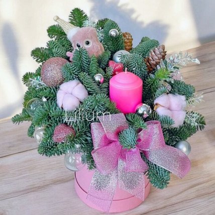 Новогодняя композиция в коробке "Розовая "