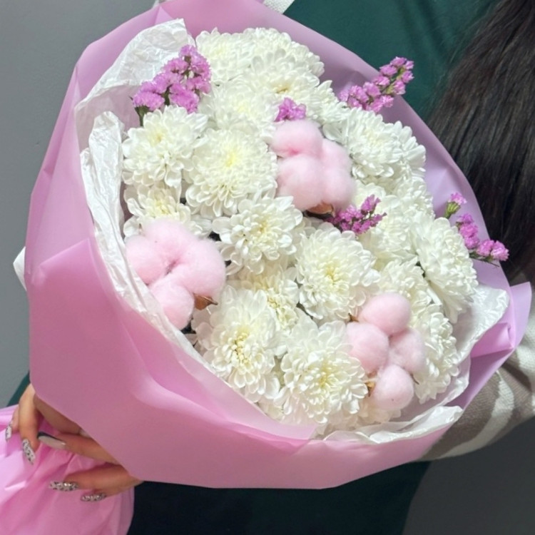 Букет "Нежная благодарность" из хризантем с хлопком 