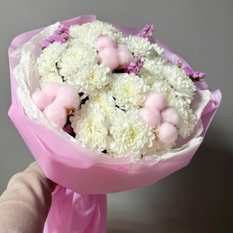 Букет "Нежная благодарность" из хризантем с хлопком 