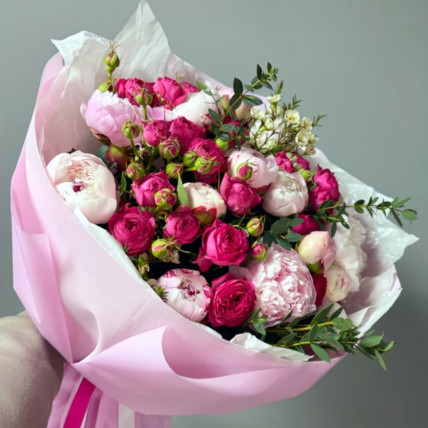 Букет из пионов и роз "Ты моя жизнь"
