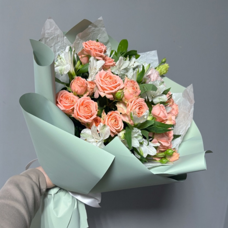 Букет "Эмануль" из кустовых роз и альстромерий