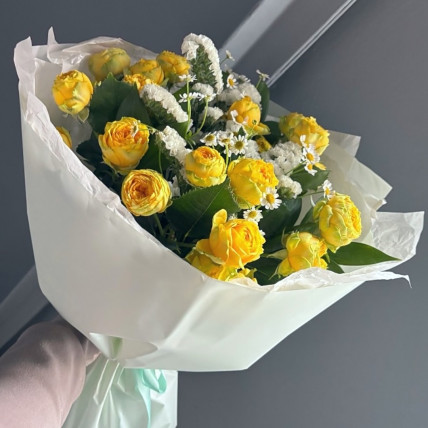 Букет "Солнечные бусы" из кустовой розы