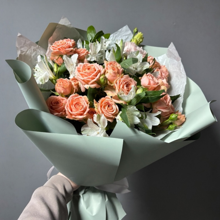 Букет "Эмануль" из кустовых роз и альстромерий