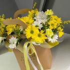 Цветы в сумочке "Жёлтое солнышко" из хризантем Цветы в сумочке "Жёлтое солнышко" из хризантем