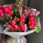 Букет из кустовых роз "Ягодки" 