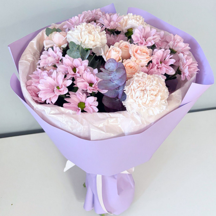 Букет "Пастель Ли" с хризантемой и розой Букет "Пастель Ли" с хризантемой и розой