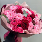 Букет "Тайна цвета" с красными розами Букет "Тайна цвета" с красными розами