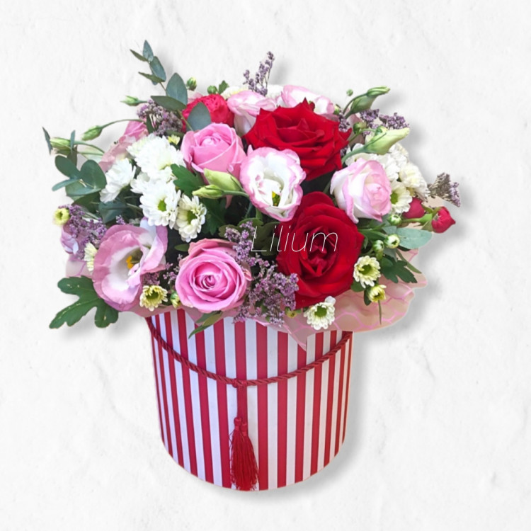 Цветы в коробке " Розовый бархат "