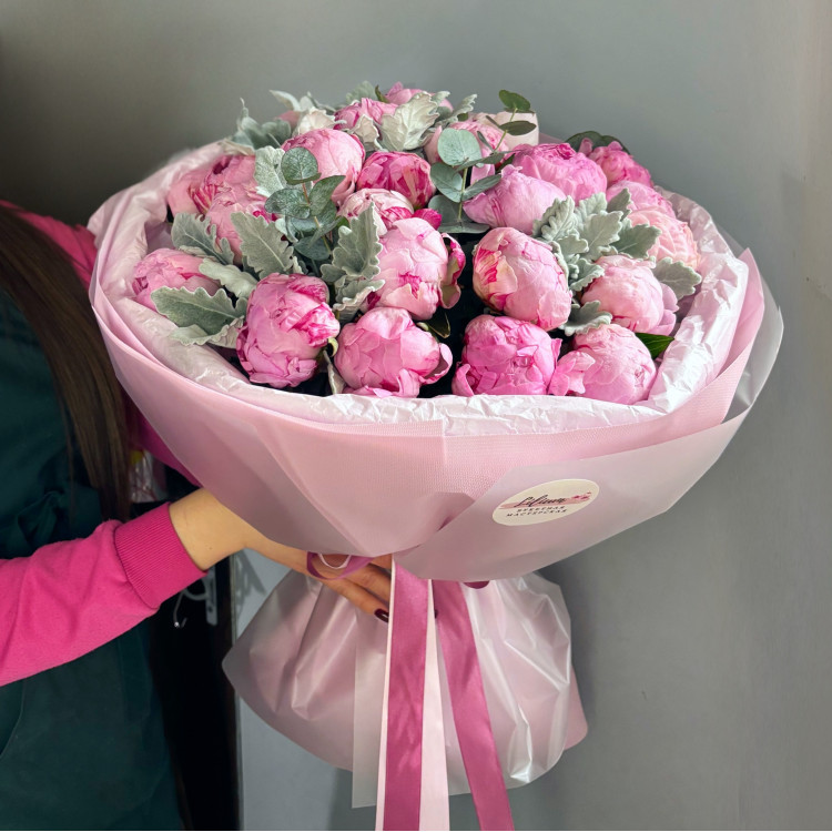 Букет из 25 пионов "Пионовая бомба"