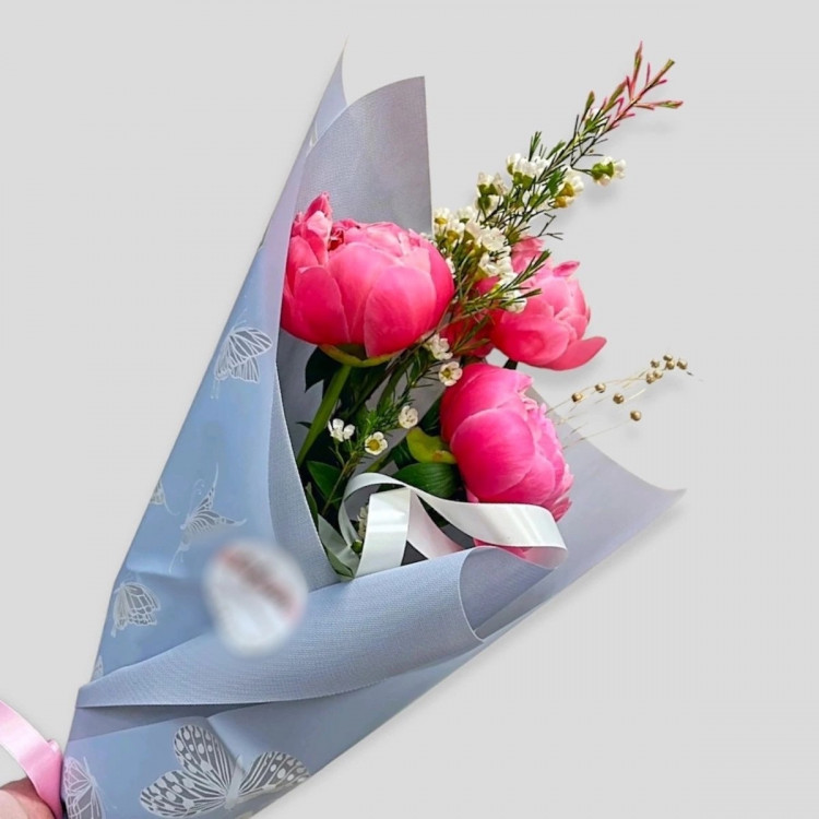 Букет из 3 пионов "Корал"