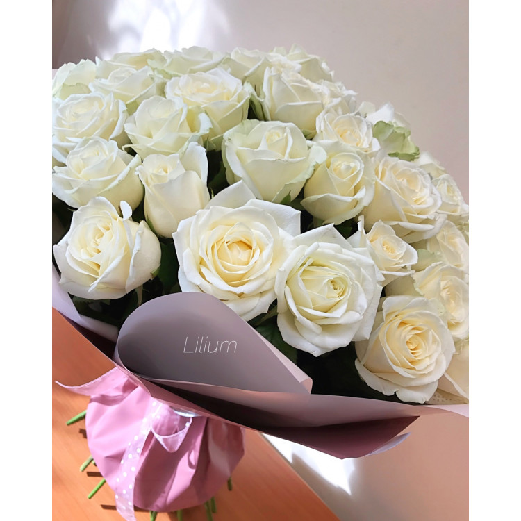 Букет из 55 белых роз 