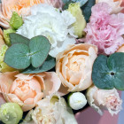 Сердечко "Нежность" из кустовых рох и эустомы Сердечко "Нежность" из кустовых рох и эустомы