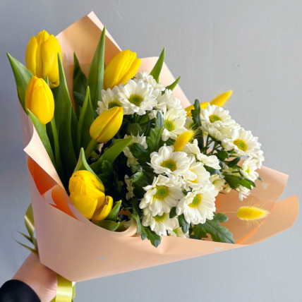 Букет "Ясно солнышко" с тюльпанами Букет "Ясно солнышко" с тюльпанами